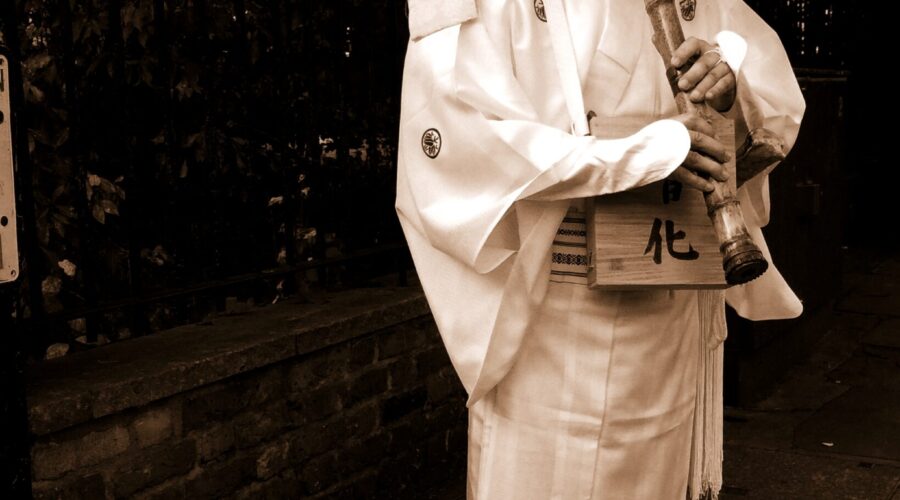 How to Find Underground Music in Tokyo: The Ultimate Local’s Guide to Hidden Venues, Record Stores & Subcultures